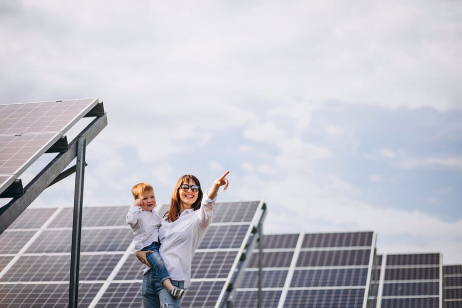 Come l’energia solare sta trasformando le comunità in via di sviluppo