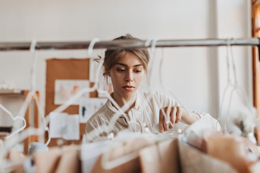 Economia circolare nella moda: ridefinire la sostenibilità